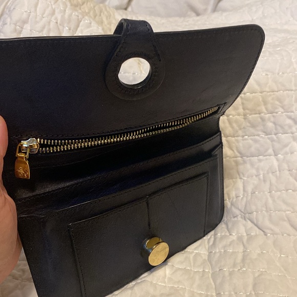 Unisex Pratese Firenze Leather Clutch Wallet Midnight Blue ♥️
Pure Class - Picture 8 of 13